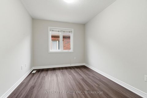 Photo 28 at 34 Alexie Way, Vellore Village, Vaughan