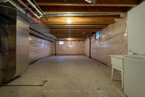 Photo 33 at 34 Alexie Way, Vellore Village, Vaughan