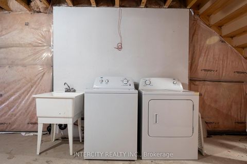 Photo 34 at 34 Alexie Way, Vellore Village, Vaughan