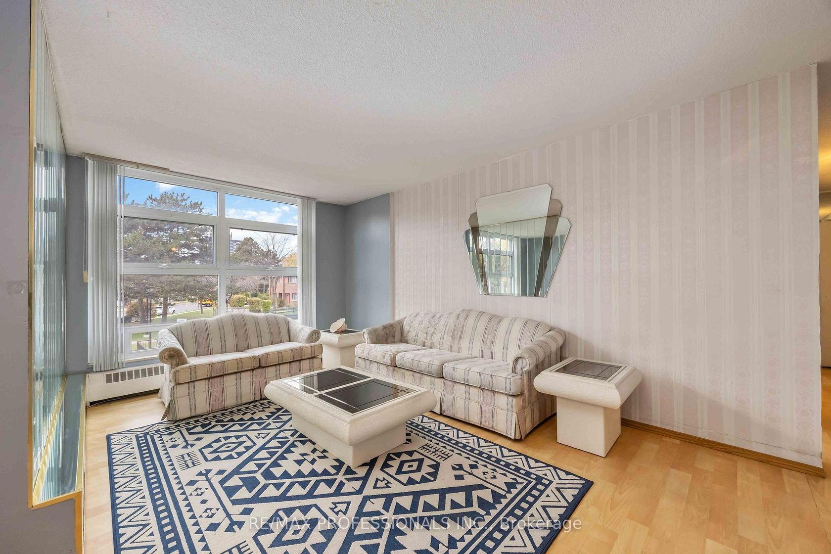 210 - 345 Driftwood Avenue, Black Creek, Toronto photo number 2