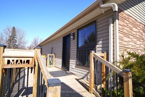 Photo 4 at 236 Simcoe Avenue, Keswick North, Georgina