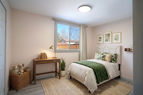 Photo 12 at 236 Simcoe Avenue, Keswick North, Georgina