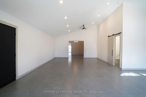 Photo 18 at 236 Simcoe Avenue, Keswick North, Georgina