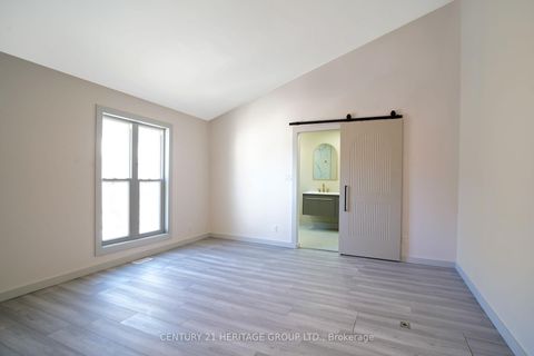 Photo 22 at 236 Simcoe Avenue, Keswick North, Georgina