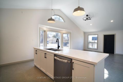 Photo 47 at 236 Simcoe Avenue, Keswick North, Georgina