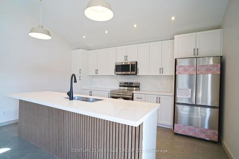 Photo 49 at 236 Simcoe Avenue, Keswick North, Georgina