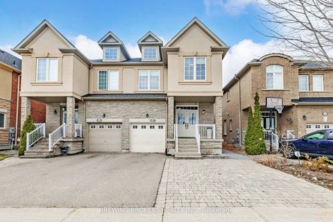 Photo 1 at 346 Thornhill Woods Drive, Patterson, Vaughan