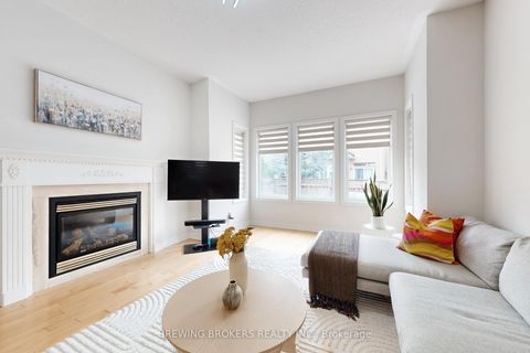 Photo 11 at 346 Thornhill Woods Drive, Patterson, Vaughan