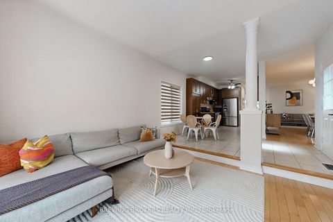 Photo 12 at 346 Thornhill Woods Drive, Patterson, Vaughan