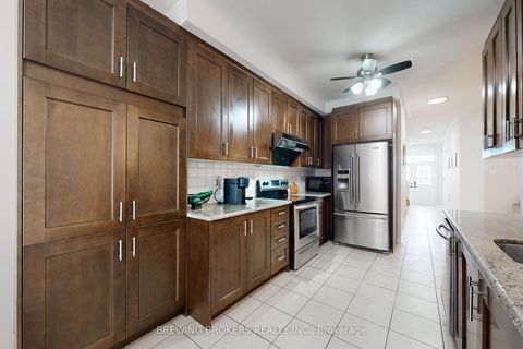Photo 15 at 346 Thornhill Woods Drive, Patterson, Vaughan