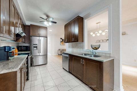 Photo 16 at 346 Thornhill Woods Drive, Patterson, Vaughan