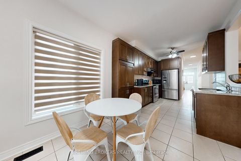 Photo 18 at 346 Thornhill Woods Drive, Patterson, Vaughan