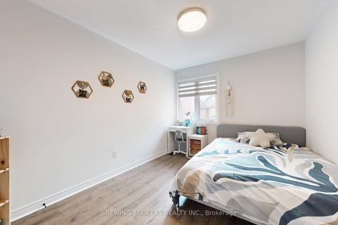 Photo 30 at 346 Thornhill Woods Drive, Patterson, Vaughan