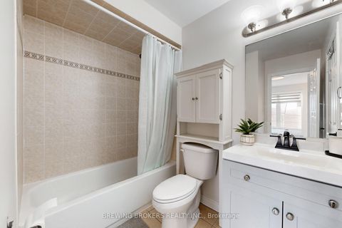 Photo 36 at 346 Thornhill Woods Drive, Patterson, Vaughan