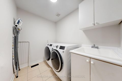 Photo 37 at 346 Thornhill Woods Drive, Patterson, Vaughan