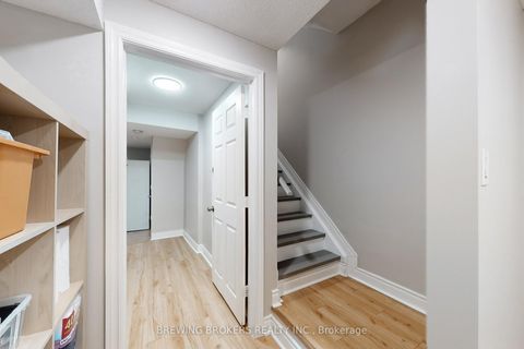 Photo 38 at 346 Thornhill Woods Drive, Patterson, Vaughan