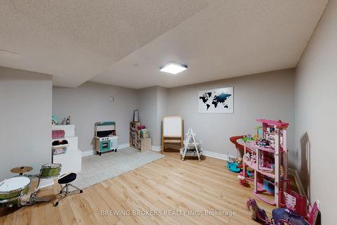 Photo 40 at 346 Thornhill Woods Drive, Patterson, Vaughan