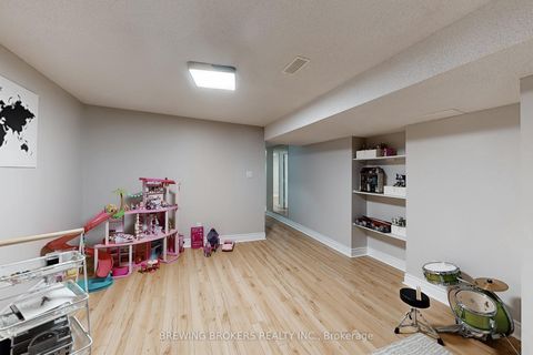 Photo 41 at 346 Thornhill Woods Drive, Patterson, Vaughan