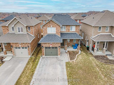 Photo 3 at 82 Nathan Crescent, Painswick South, Barrie