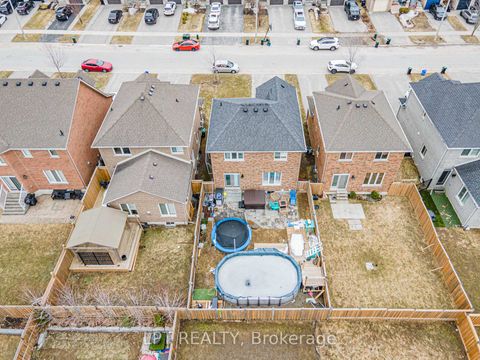 Photo 5 at 82 Nathan Crescent, Painswick South, Barrie