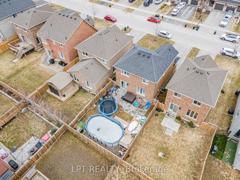 Photo 6 at 82 Nathan Crescent, Painswick South, Barrie