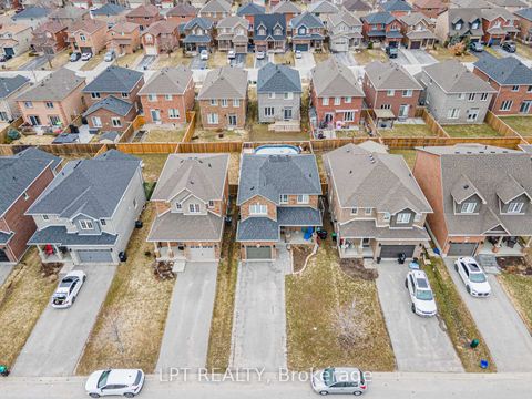 Photo 7 at 82 Nathan Crescent, Painswick South, Barrie