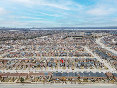 Photo 8 at 82 Nathan Crescent, Painswick South, Barrie