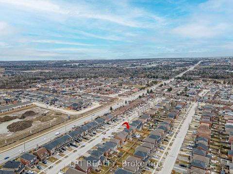 Photo 11 at 82 Nathan Crescent, Painswick South, Barrie