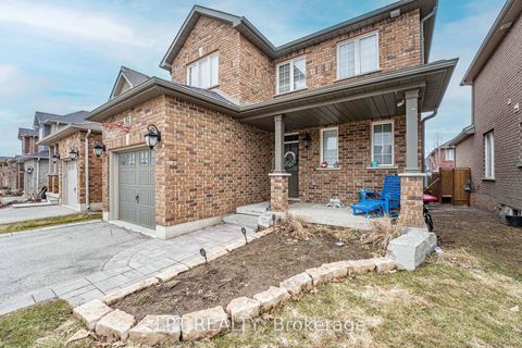 Photo 12 at 82 Nathan Crescent, Painswick South, Barrie