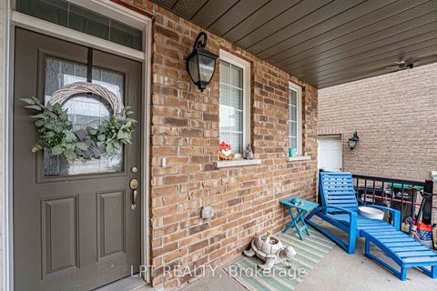 Photo 14 at 82 Nathan Crescent, Painswick South, Barrie