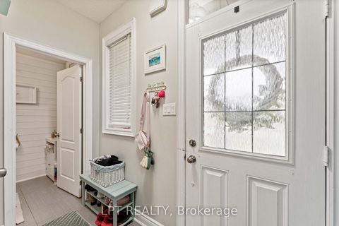 Photo 15 at 82 Nathan Crescent, Painswick South, Barrie