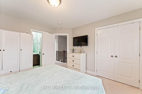 Photo 24 at 82 Nathan Crescent, Painswick South, Barrie