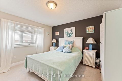 Photo 25 at 82 Nathan Crescent, Painswick South, Barrie