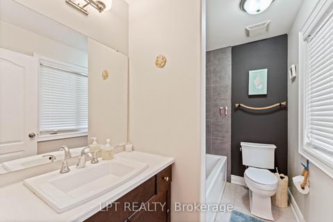 Photo 31 at 82 Nathan Crescent, Painswick South, Barrie