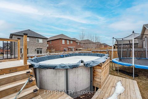 Photo 38 at 82 Nathan Crescent, Painswick South, Barrie