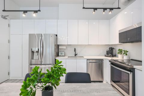 Photo 17 at 412 - 188 Eglinton Avenue E, Mount Pleasant West, Toronto