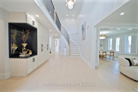 Photo 3 at 157 Jeanne Drive, East Woodbridge, Vaughan