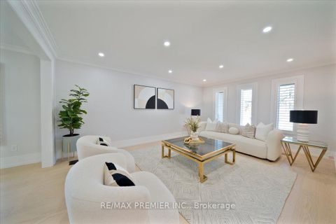 Photo 7 at 157 Jeanne Drive, East Woodbridge, Vaughan