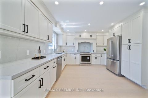 Photo 13 at 157 Jeanne Drive, East Woodbridge, Vaughan