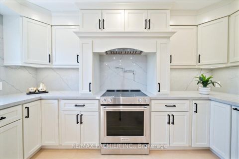Photo 15 at 157 Jeanne Drive, East Woodbridge, Vaughan