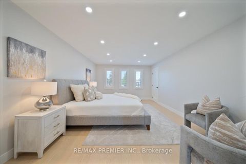 Photo 19 at 157 Jeanne Drive, East Woodbridge, Vaughan