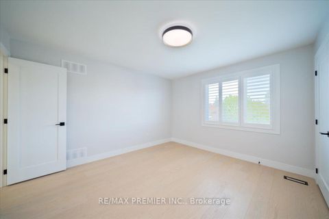 Photo 26 at 157 Jeanne Drive, East Woodbridge, Vaughan