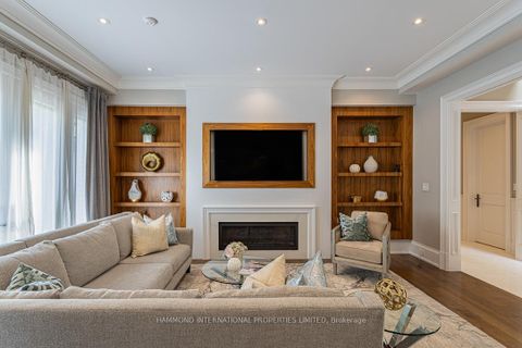 Photo 10 at 21 Hammok Crescent, Bayview Glen, Markham