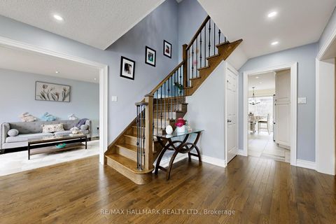 Photo 3 at 87 Autumn Way, Aurora Heights, Aurora