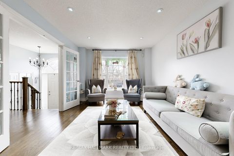 Photo 4 at 87 Autumn Way, Aurora Heights, Aurora