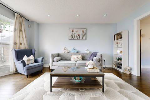 Photo 6 at 87 Autumn Way, Aurora Heights, Aurora