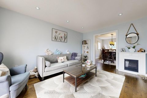 Photo 7 at 87 Autumn Way, Aurora Heights, Aurora