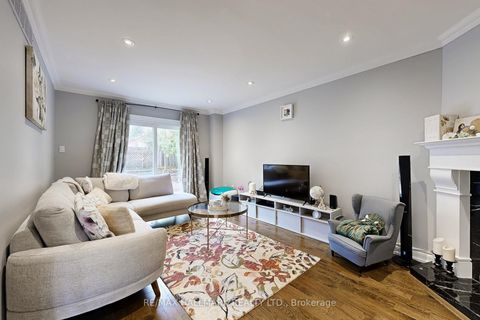 Photo 11 at 87 Autumn Way, Aurora Heights, Aurora