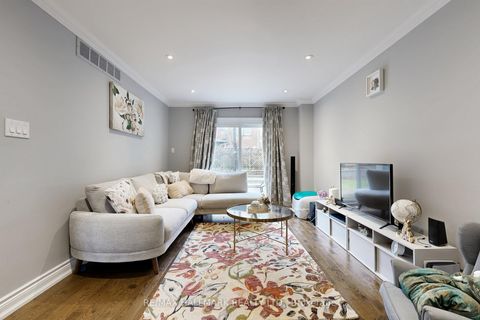 Photo 12 at 87 Autumn Way, Aurora Heights, Aurora