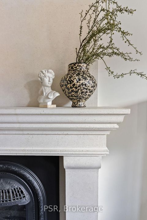 Photo 4 at 126 Dovercourt Road, Bellwoods, Toronto